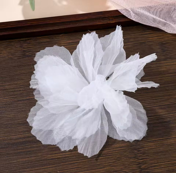 Flor Lilis en organza Blanco (metro)