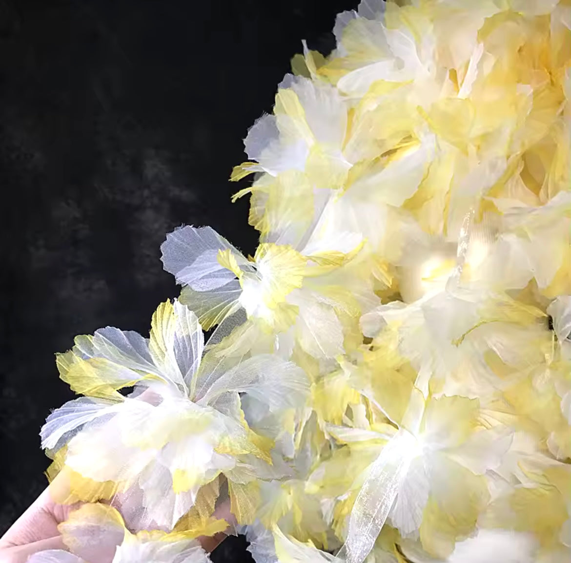 Flor Lilis en organza Amarillo (metro)