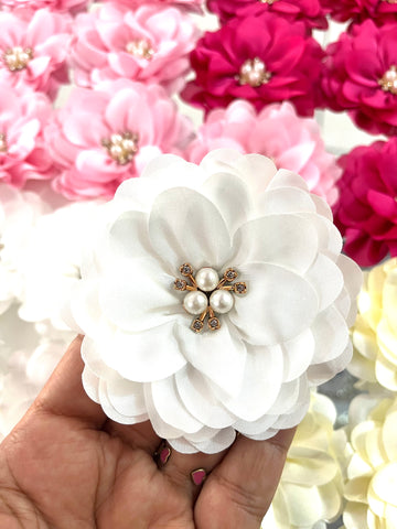 Flor Camelia Blanco con Centro de Perlas ( pieza)