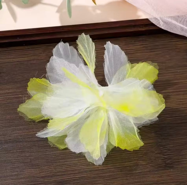 Flor Lilis en organza Amarillo (metro)