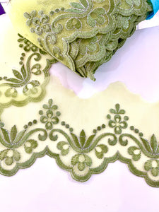 Orilla organza Olivo c/ plata 1 mt