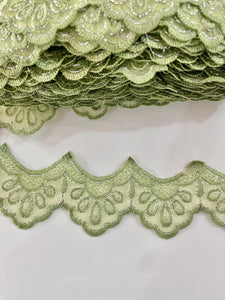 Orilla organza bordada Olivo c/plata