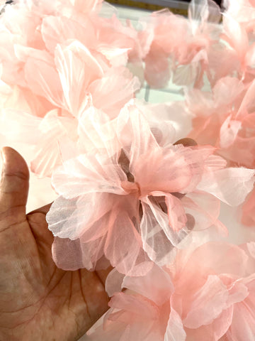 Flor Lilis en organza Rosa (metro)