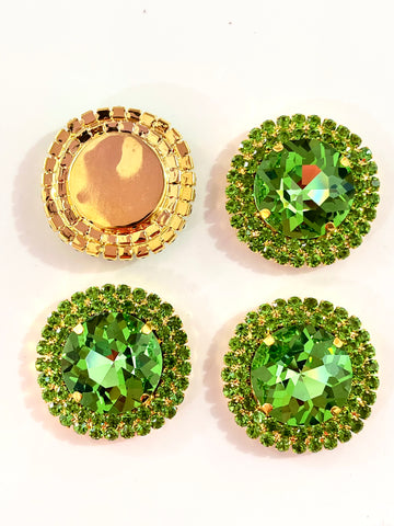 Centro Redondo base oro con pedrería en Verde Claro 40mm (Pieza)