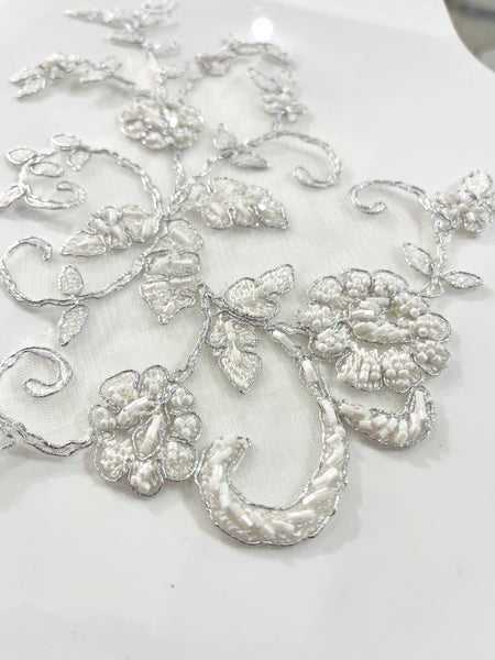Aplicación en tul con pedrería Blanco con plata 24X15cm (par)